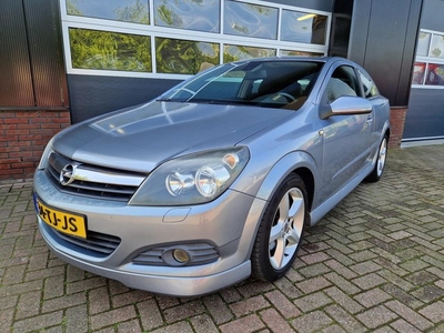 Opel Astra GTC 1.9 CDTi Cosmo airco trekhaak APK LM velgen