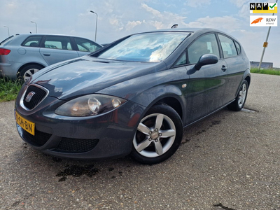 Seat Leon 1.6 Reference/ 2e eigenaar/nap/airco ijs/apk 13-05-2025/rijd schakelt prefect/inruilen is mogelijk