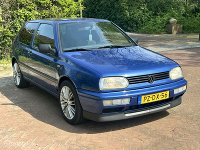 Volkswagen Golf 1.8 CL krijg een nieuwe apk lees tekst