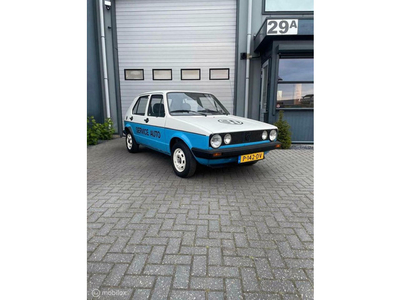 VW Golf 1.1 C voormalige servicewagen van een VAG dealer