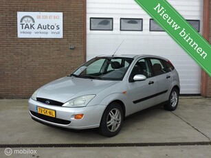 Ford Focus 1.6-16V Trend/Airco/boekjes en NAP