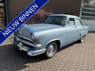 Ford Mainline Fairlane V8 Zijklepper