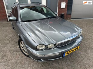 Jaguar X-type Estate 2.5 V6 Executive / Leder / Navi / PDC / AUT