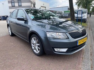 Škoda Octavia 1.6 TDI Greentech JOY Business Automaat Airco/ECC,Navigatie EXPORT PRIJS