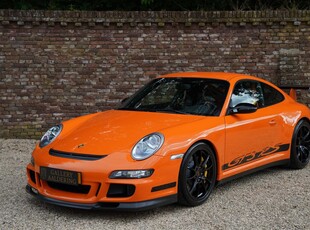 Porsche 911 3.6 GT3 RS - 7.227 km's from new Low kilometers, European livery, Maintained by the official Porsche dealer, All booklets and invoices available, Finished in 