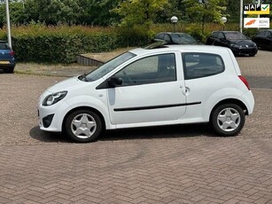 Renault Twingo 1.5 dCi Authentique,bj.2011,kleur:wit,APK tot 07/2024 en NAP met 302753 km.open dak,stereo,stuurbekrachtiging,etc.