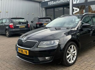 Skoda Octavia Combi 1.6 TDI Greentech Elegance Businessline xenon navi clima cruise pdc trekhaak