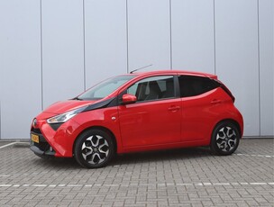 Toyota Aygo 1.0 VVT-i x-first | Parkeercamera | Navi by app | DAB | Begrenzer | Org. Nederlands