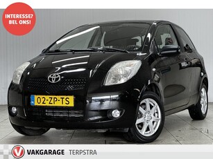 Toyota Yaris 1.0 VVTi/ Airco/ Elek. pakket/ Isofix/ Radio-CD/ Multi. LEDER. Stuur/ 15'' LMV/ Mistl./ Getint glas/ Metallic lak.