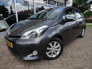 Toyota Yaris 1.5 Full Hybrid Aspiration Navigatie/Airco/Cruise control