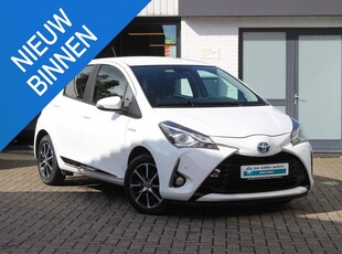 Toyota Yaris 1.5 Hybrid Design Navigatie, Camera, PDC, DAB, Safety Sense!