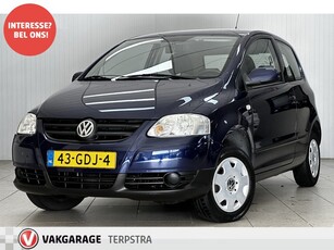 Volkswagen Fox 1.2 Trendline/ Trekhaak!/ Airbags/ Stuurbekr/ Radio-CD/ Bumpers In Kleur/ Deelbare Achterbank.