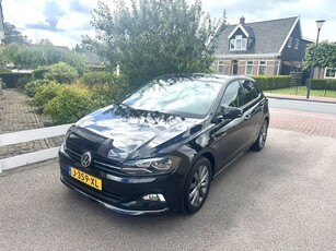 Volkswagen Polo 1.0 TSI 95 PK HIGHLINE CARPLAY ADAPTIVE CRUISE CONTROLE STOELVERWARMING CLIMATE CONTROLE!!