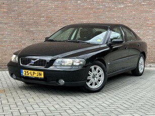 Volvo S60 2.4 Edition Leder - Cruise - Clima - Lage Km Stand - Trekhaak