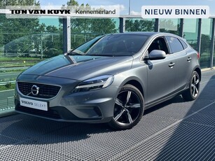 Volvo V40 1.5 T3 Polar+ Sport Automaat, R-design, Panoramadak, Stoelverwarming, Extra getint glas, High performance audio, 17 inch R-design wielen, Parkeercamera, Park assist voor- en achter