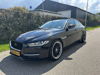 Jaguar XE 2.0 D Portfolio / AUTOMAAT / LEER / PANORAMADAK / NAVI