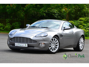 Aston Martin V12 Vanquish