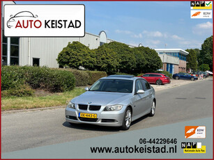 BMW 3-serie 320i AUTOMAAT SCHUIFDAK/LEDER/NAVIGATIE! VELE OPTIES!