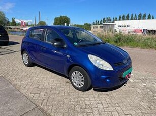 Hyundai 120 1.2i ActiveVersion!AIRCO!RIJDT GOED!SCHAKELT GOED!BANDEN GOED!BUITEN KANT KLIEN LICHT SHCADES!APK:17-06-2024!