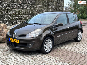 Renault Clio 1.6-16V Initiale