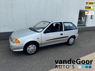 Suzuki Swift 1.0 Summum, '02, 206000 km, met een nieuwe apk !