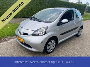 Toyota Aygo 1.0-12V Access Nieuwe apk 108.000 km Aantoonbaar