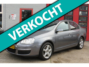 Volkswagen Jetta 1.6 Trendline ,Airco ,groot scherm ,Nwe Apk