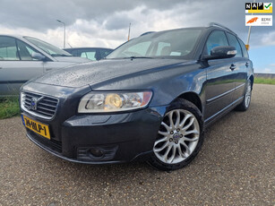 Volvo V50 1.8F Edition II/benzine/airco ijs/nap/lage KM/leer/apk 07-08-2025/trekhaak/rijd schakelt perfect/inruilen is mogelijk