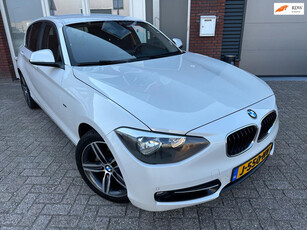 BMW 1-serie 118i High Executive / Sport / Navi / PDC