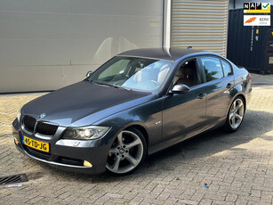 BMW 3-serie 320i Graphite / NETTE AUTO / LEDER INTR / VERLAAGD