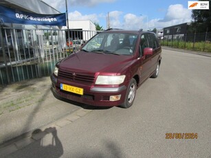 Mitsubishi Space Wagon 2.4 GDI GLXi 7p. met airco.met leer