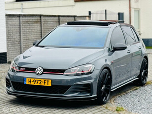 Volkswagen Golf 2.0 TSI GTI TCR