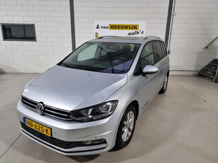 Volkswagen Touran 1.4 TSI Connected Series Pdc | Lmv | Panoramadak | Trekhaak | Keyless