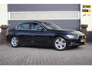 BMW 3-serie 316i Upgrade Edition Glasdak Leer