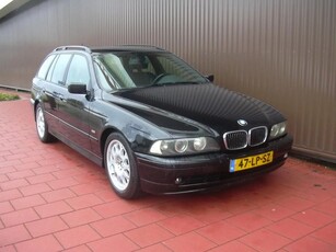 BMW 5-serie Touring 520i Lifestyle Edition AUTOMAAT met