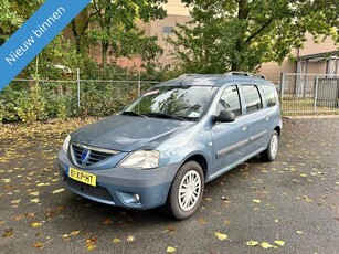 Dacia Logan MCV 1.6-16V Lauréate 7p. NETTE AUTO MET RUIMTE