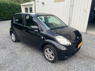 Daihatsu Sirion 2 1.3-16V Prestige NIEUWE-APK.AIRCO!