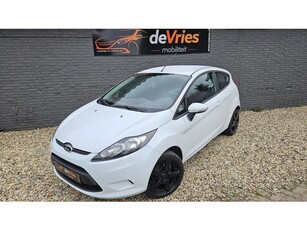 Ford Fiesta 1.4 Trend **FROZEN WHITE & BLACK RIMS**