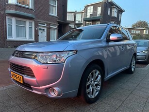 Mitsubishi Outlander 2.0 PHEV Instyle+ Adaptive Cruise Pano