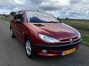 Peugeot 206 1.6-16V Gentry / Airco / 1e EIGN! / APK 04-2025!