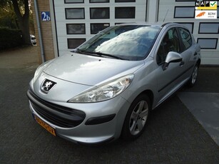 Peugeot 207 1.4-16V XR