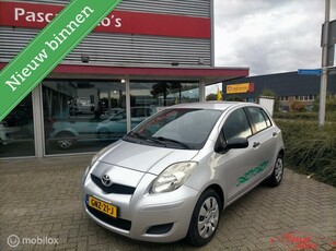 Toyota Yaris 1.3 VVTi Aspiration airco 6bak boekjes