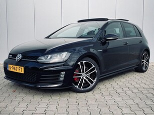 Volkswagen Golf 2.0 TDI GTD, LEDER, PANORAMADAK, CAMERA