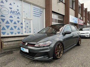 Volkswagen Golf 2.0 TSI GTI Performance