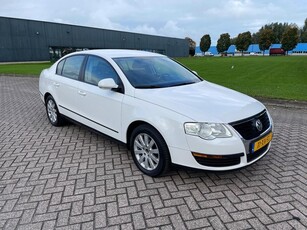 Volkswagen Passat 1.6 FSI