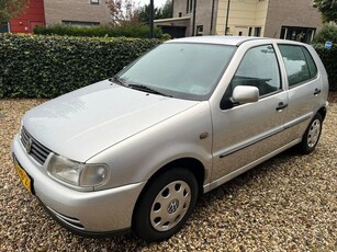 Volkswagen Polo 1.6 (bj 1999, automaat)