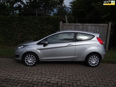 Ford Fiesta 1.0 Style Navigatie/bluetooth/incl Garantie