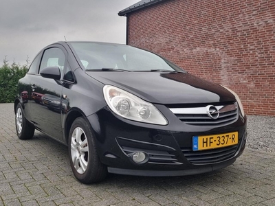 Opel Corsa 1.2-16V Essentia