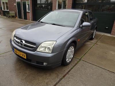 Opel Vectra 2.2-16V Comfort