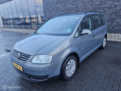 Volkswagen Touran 1.6 Business Airco , Cruise , Trekhaak